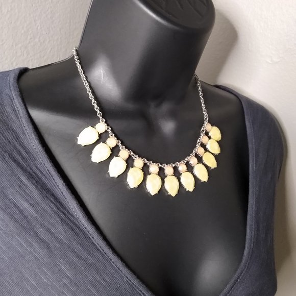 Vintage Charming Charlie Metal And Plastic Necklace And Earring Set - Picture 3 of 16